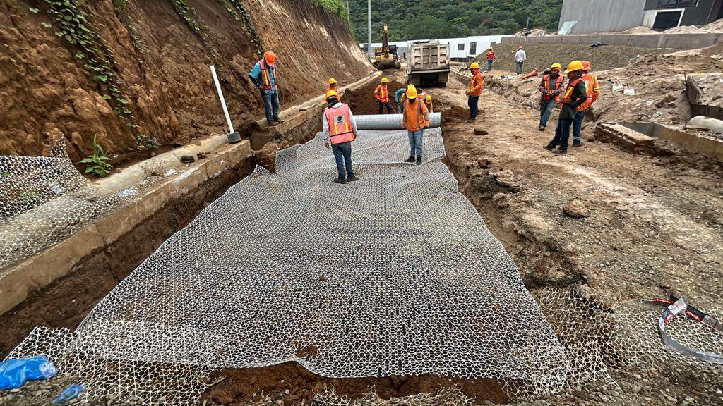 Geomalla InterAx