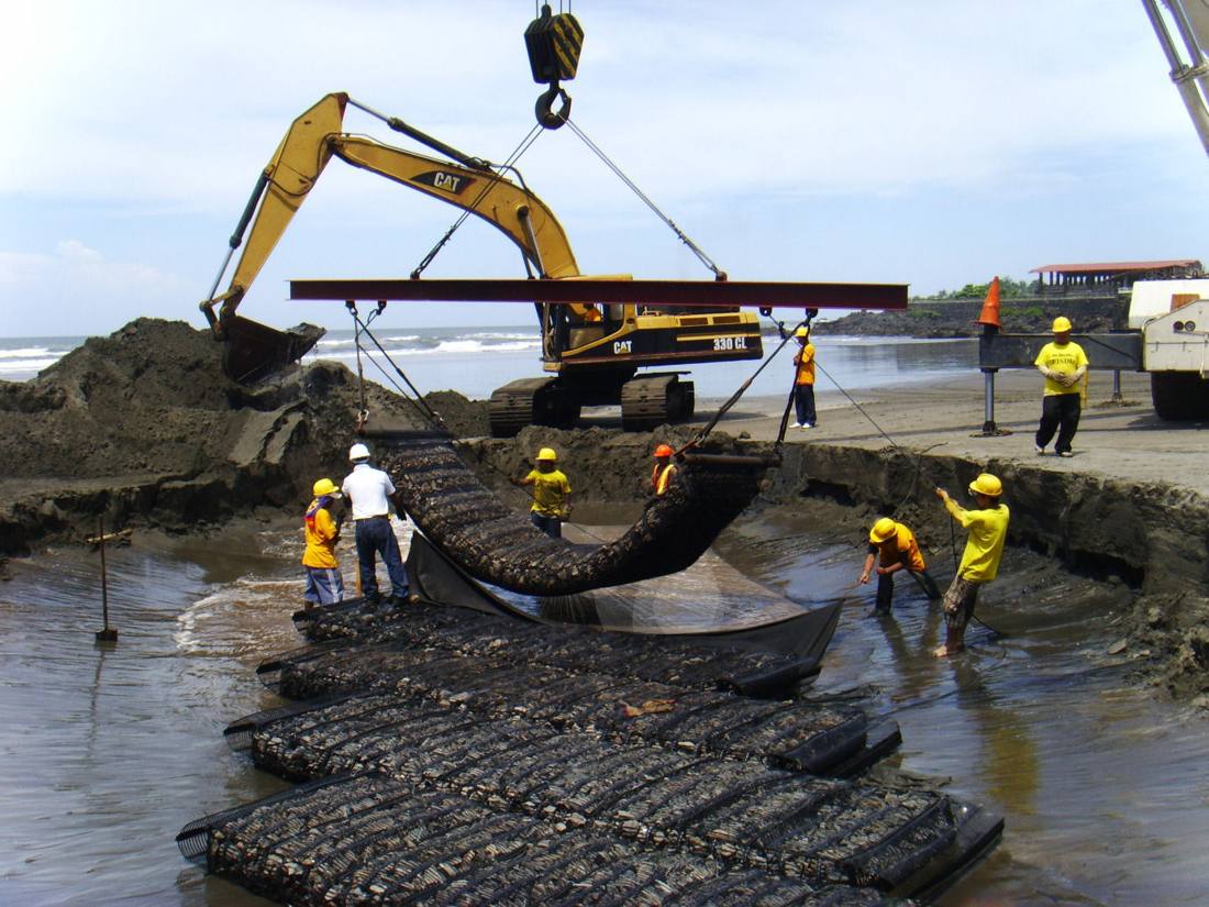Instalación de colchones TRITON en El Cuco